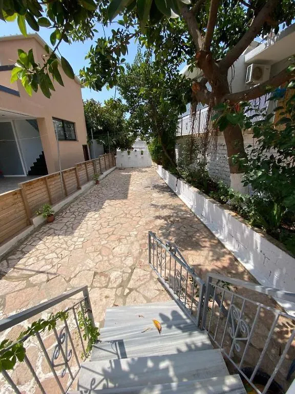Albi'S Guesthouse Ksamil Albania