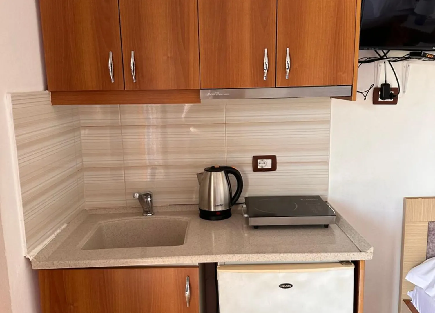 Albi'S Guesthouse Ksamil 0*,  Albania